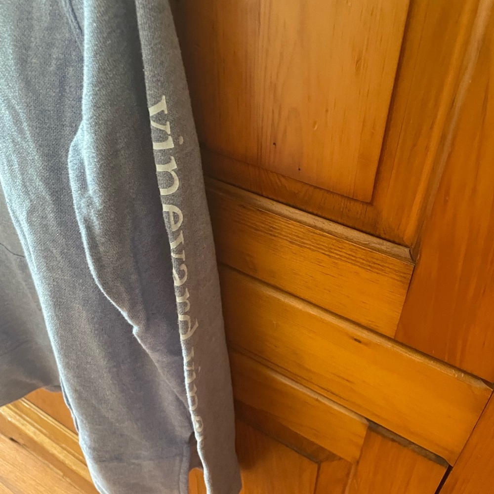 Vineyard Vines pull over light cotton pullover sweatshirt